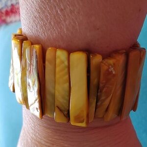 🇨🇦3 For $20🇨🇦Honey Yellow Shell Bar Bracelet